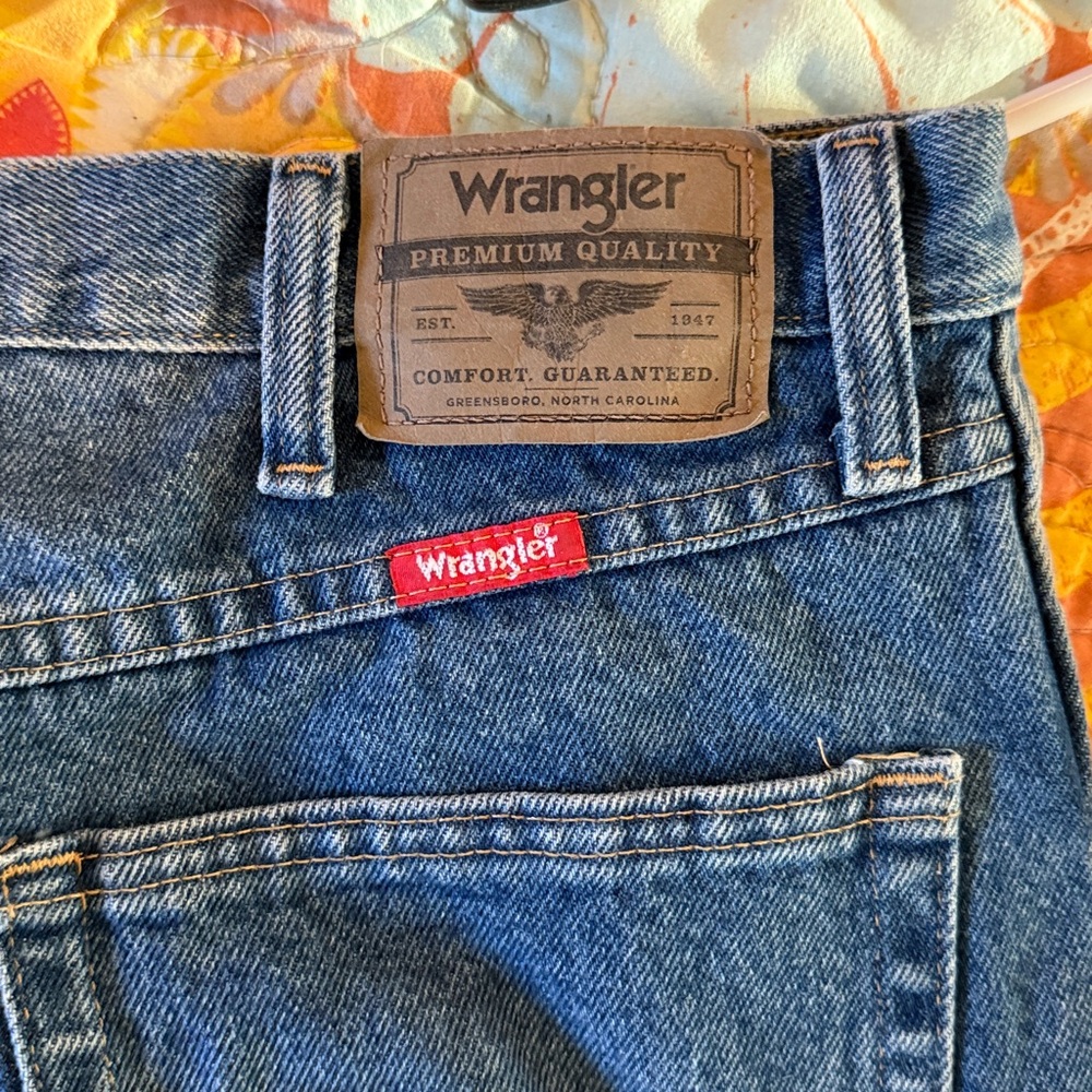 Wrangler Men’s Straight Leg Blue Jeans - Picture 4 of 6